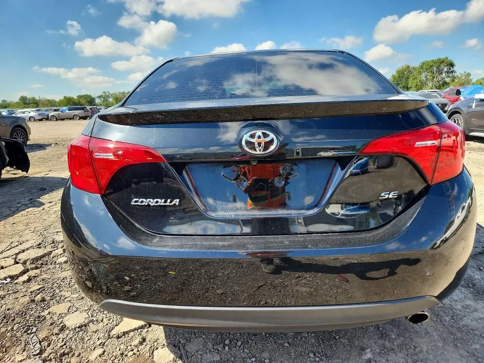 2019 TOYOTA COROLLA SE  