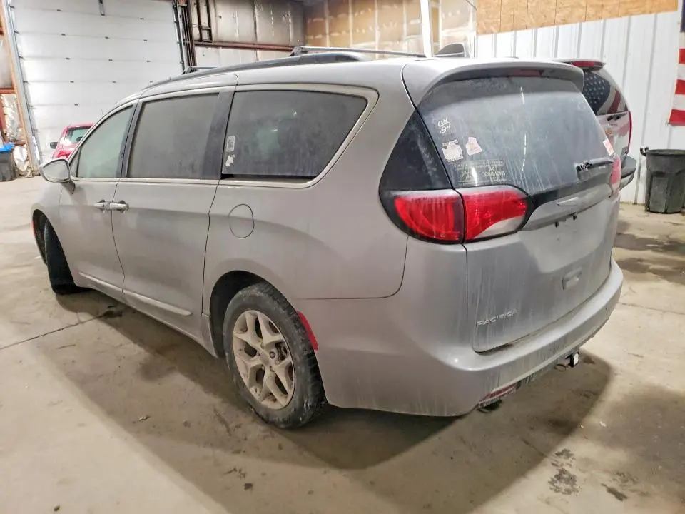 2017 CHRYSLER PACIFICA TOURING L  
