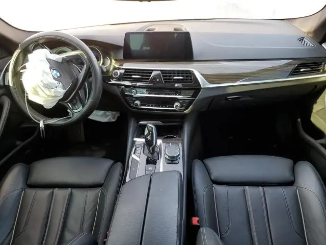 2019 BMW 530 I  