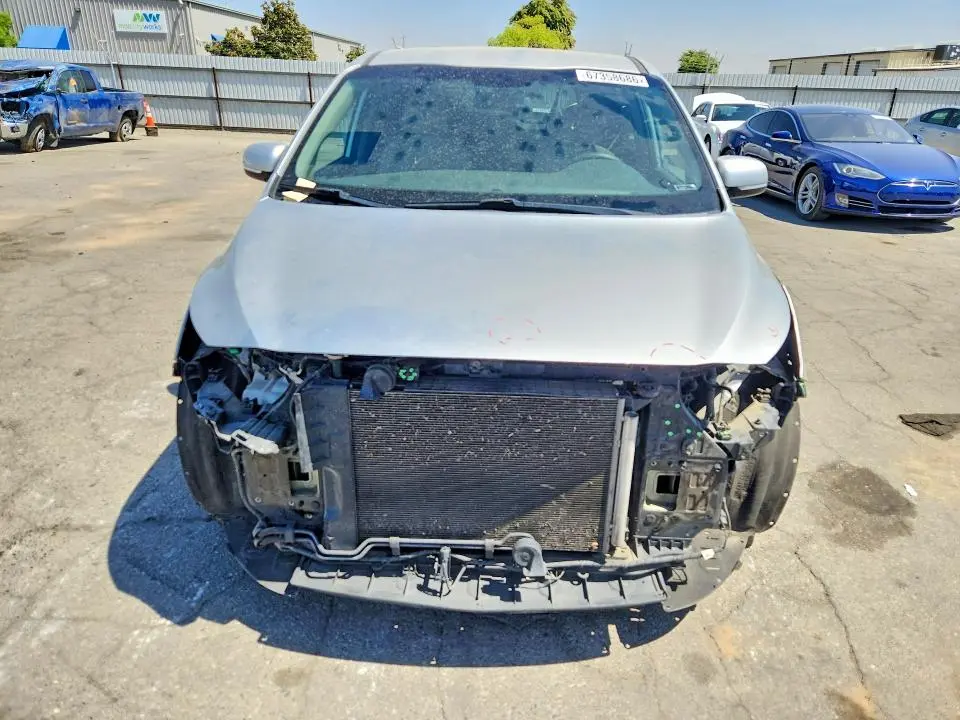2017 KIA SEDONA LX  
