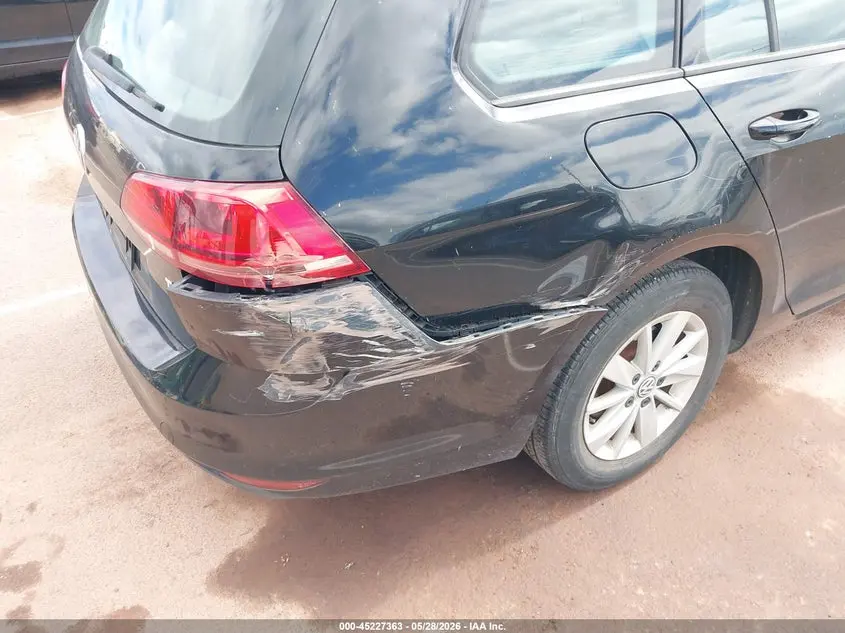 2015 VOLKSWAGEN GOLF SPORTWAGEN TSI S 4-DOOR