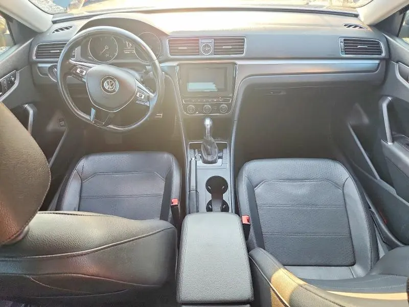 2017 VOLKSWAGEN PASSAT R-LINE  