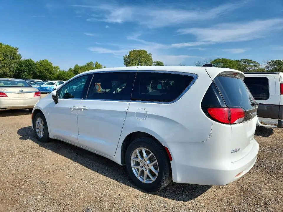 2022 CHRYSLER VOYAGER LX  