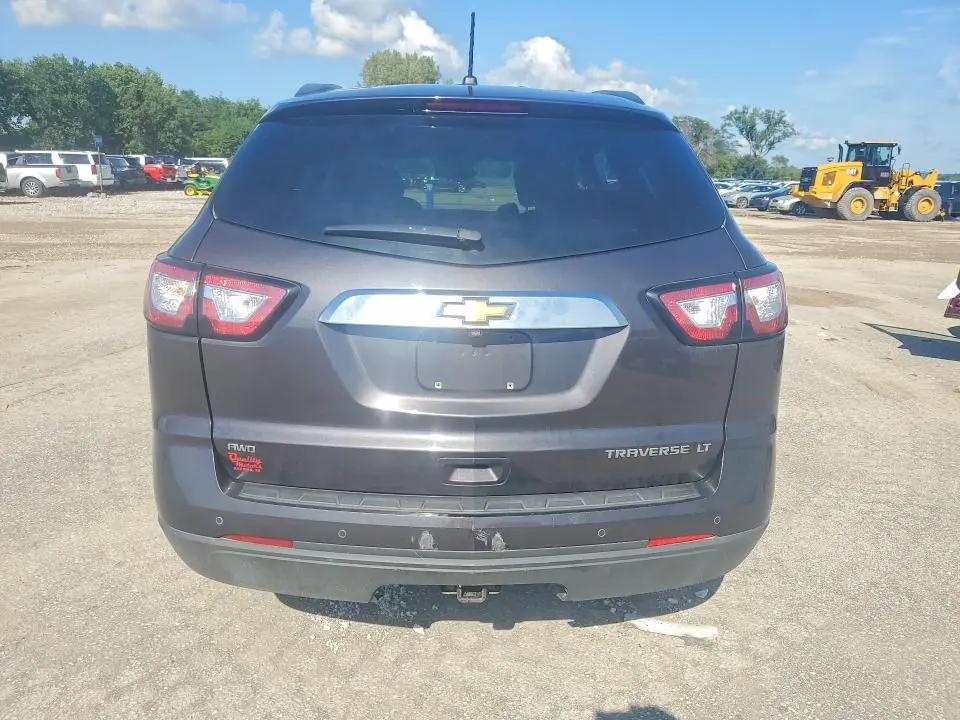 2015 CHEVROLET TRAVERSE LT  