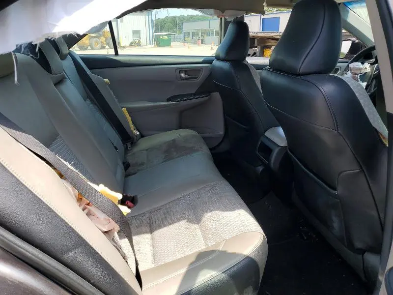 2015 TOYOTA CAMRY SE  