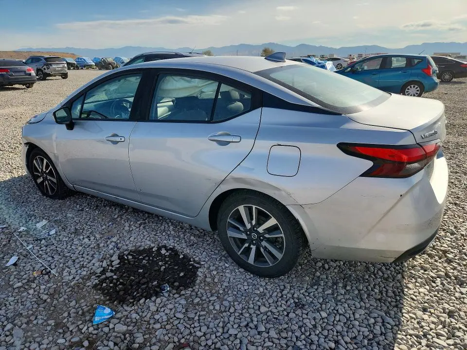 2021 NISSAN VERSA SV  