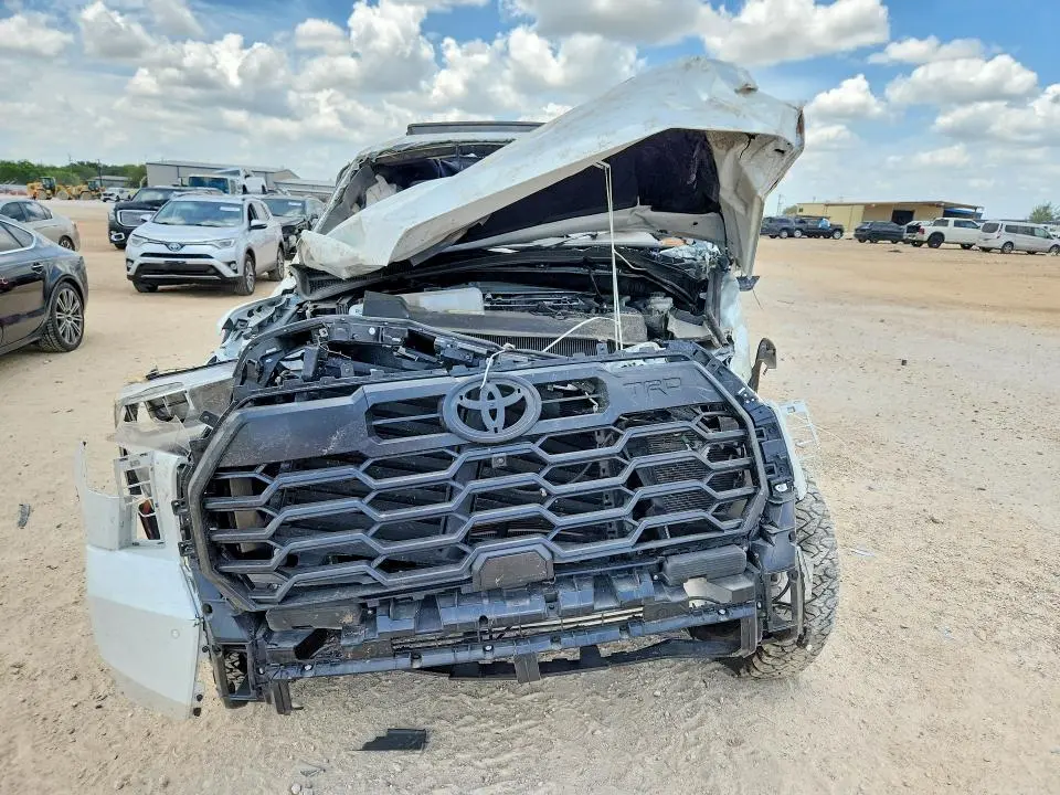2025 TOYOTA TUNDRA LIMITED  