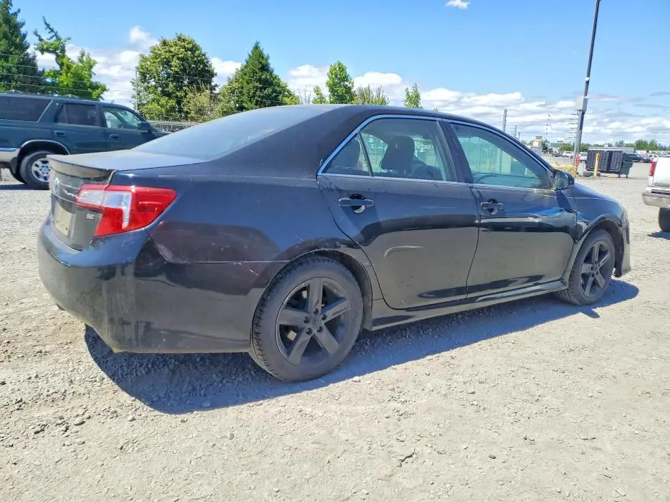 2013 TOYOTA CAMRY SE  