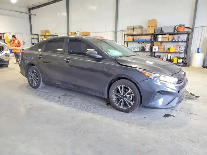 2023 KIA FORTE LX  