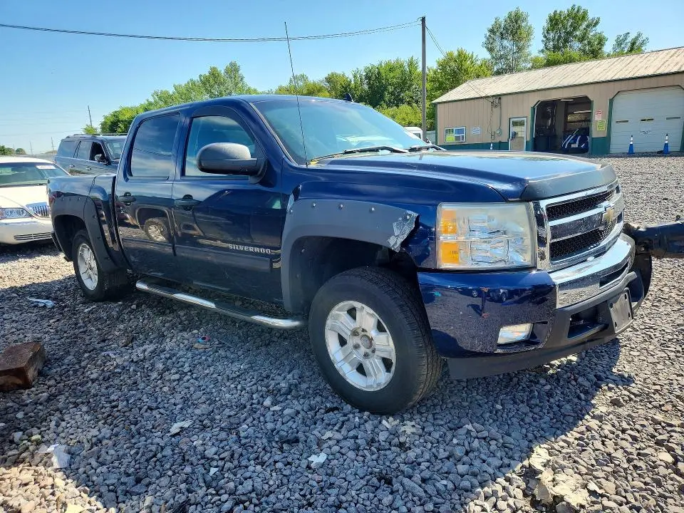 2011 CHEVROLET SILVERADO K1500 LT  
