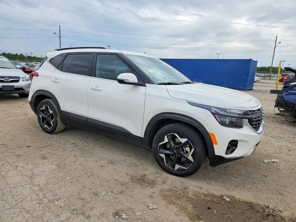 2025 KIA SELTOS EX  