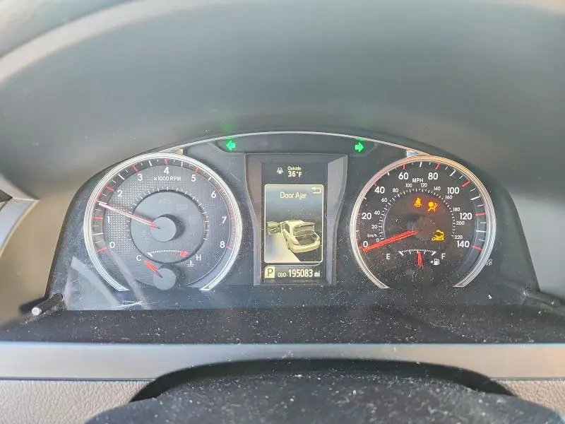 2015 TOYOTA CAMRY LE  