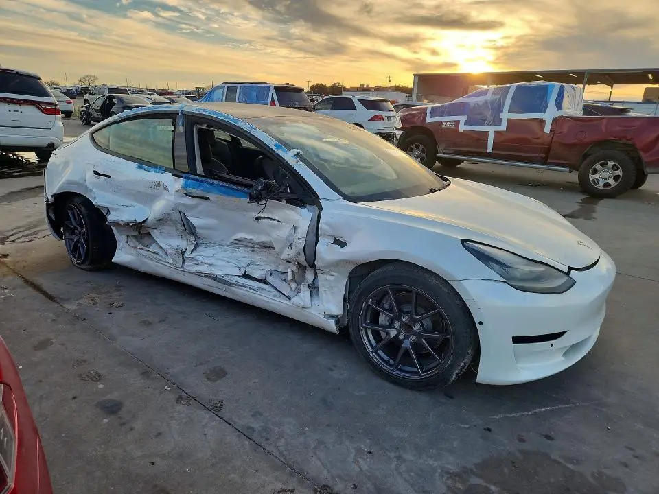 2021 TESLA MODEL 3   