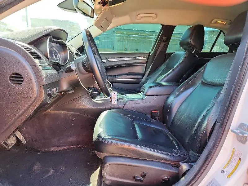 2016 CHRYSLER 300 LIMITED  