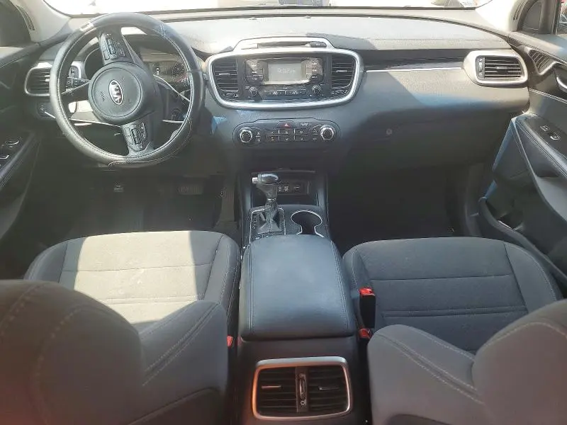 2017 KIA SORENTO LX V6  