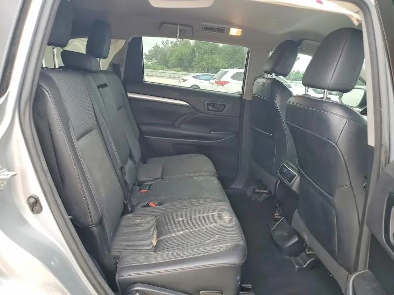 2016 TOYOTA HIGHLANDER LE PLUS  
