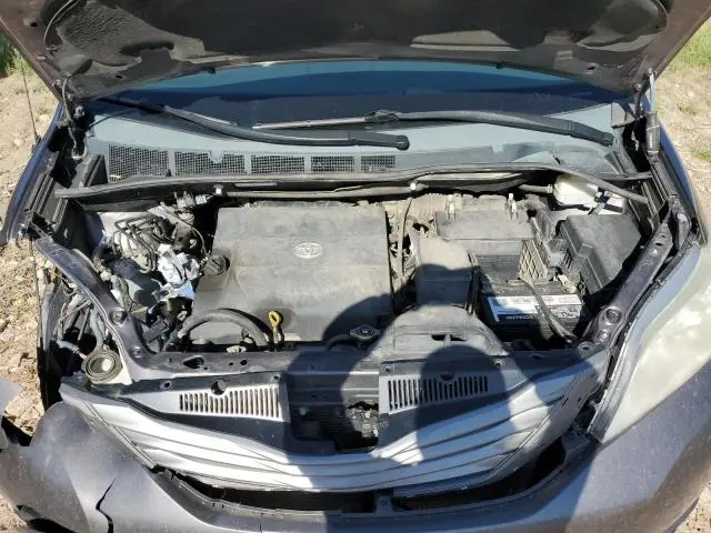 2013 TOYOTA SIENNA XLE  