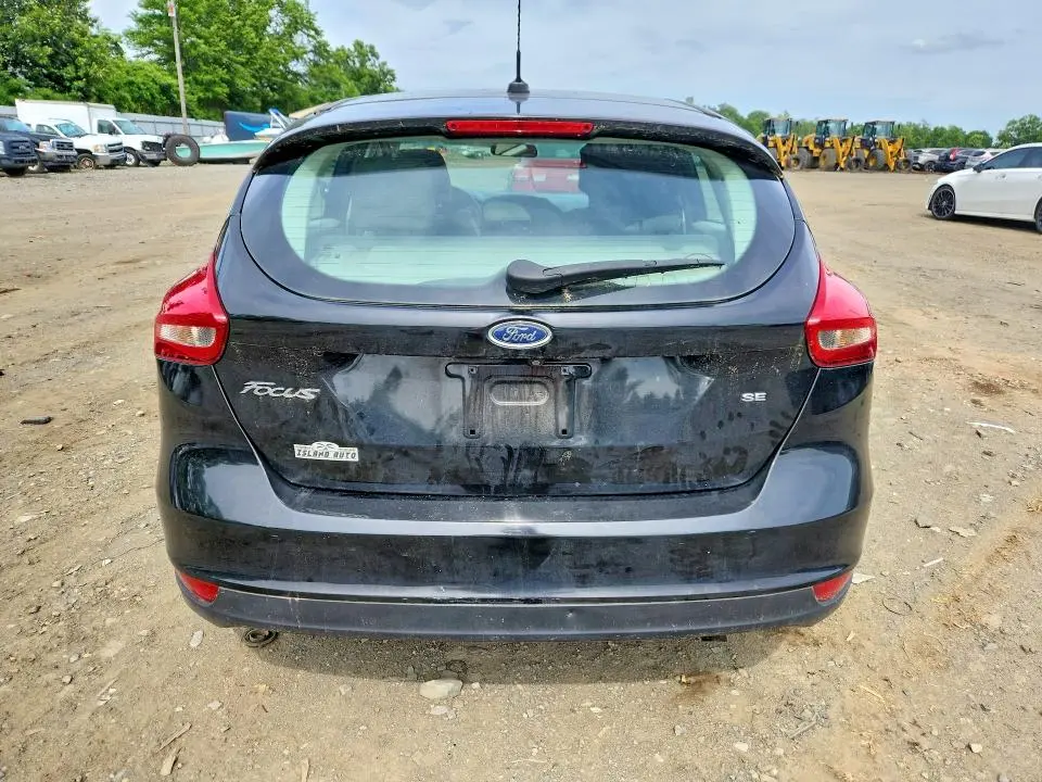 2017 FORD FOCUS SE  