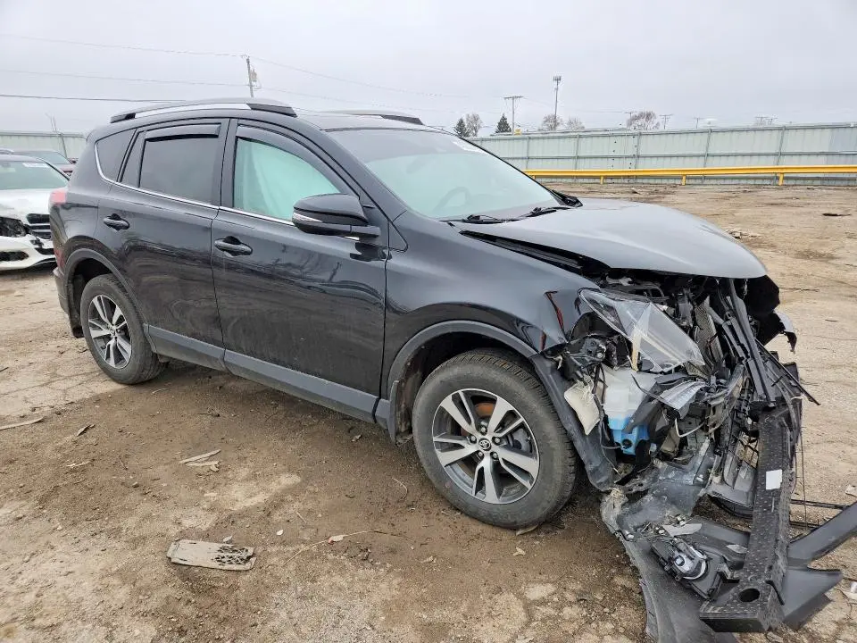 2018 TOYOTA RAV4 XLE  