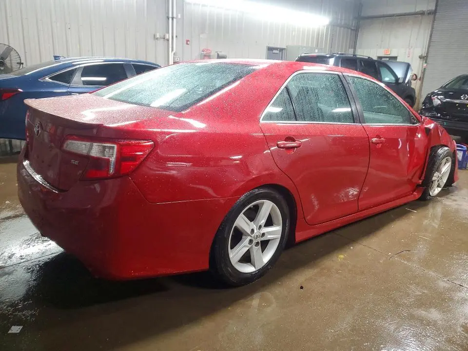 2014 TOYOTA CAMRY SE  
