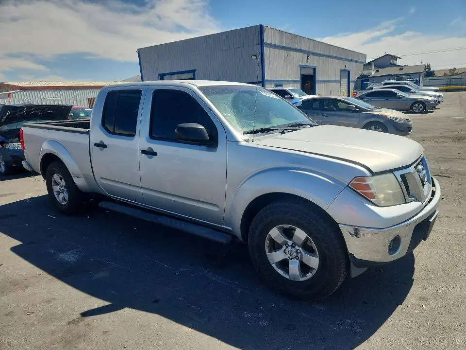 2010 NISSAN FRONTIER SE V6  