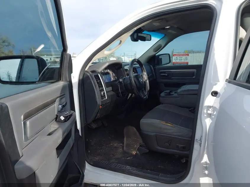 2017 RAM 1500 BIG HORN  4X2 6'4 BOX