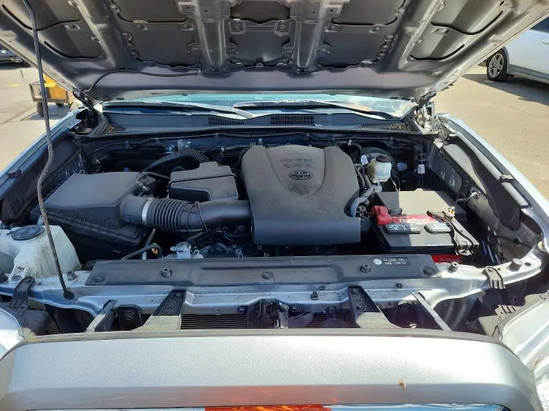 2019 TOYOTA TACOMA SR5 V6  