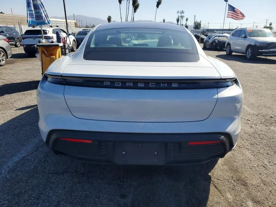 2023 PORSCHE TAYCAN   
