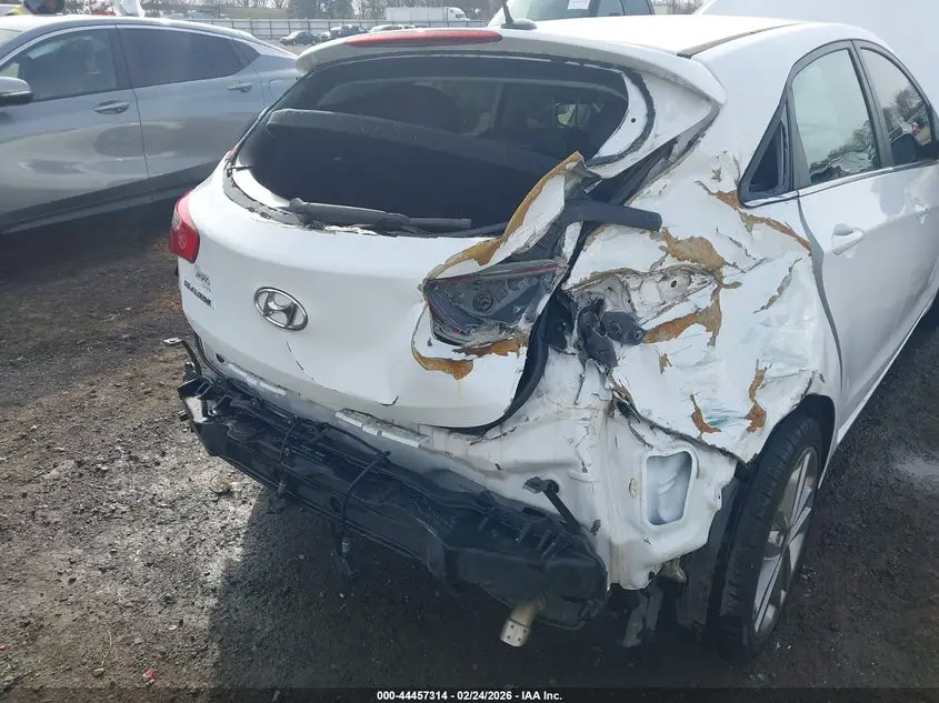 2017 HYUNDAI ELANTRA GT  