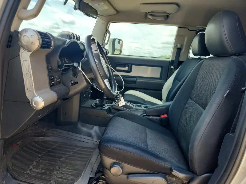 2010 TOYOTA FJ CRUISER BASE  