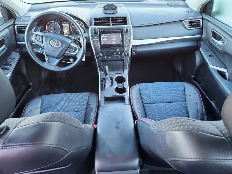 2015 TOYOTA CAMRY SE  