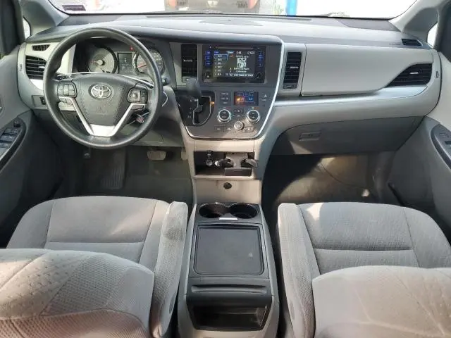 2017 TOYOTA SIENNA LE  