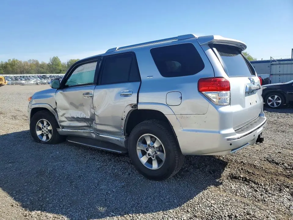 2011 TOYOTA 4RUNNER SR5  
