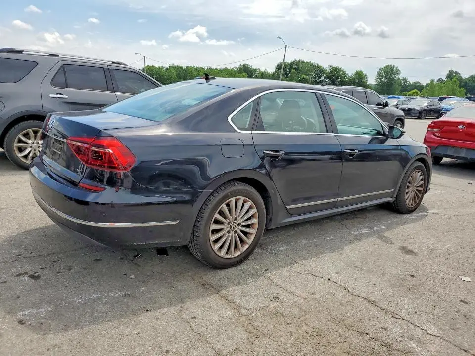 2017 VOLKSWAGEN PASSAT SE  