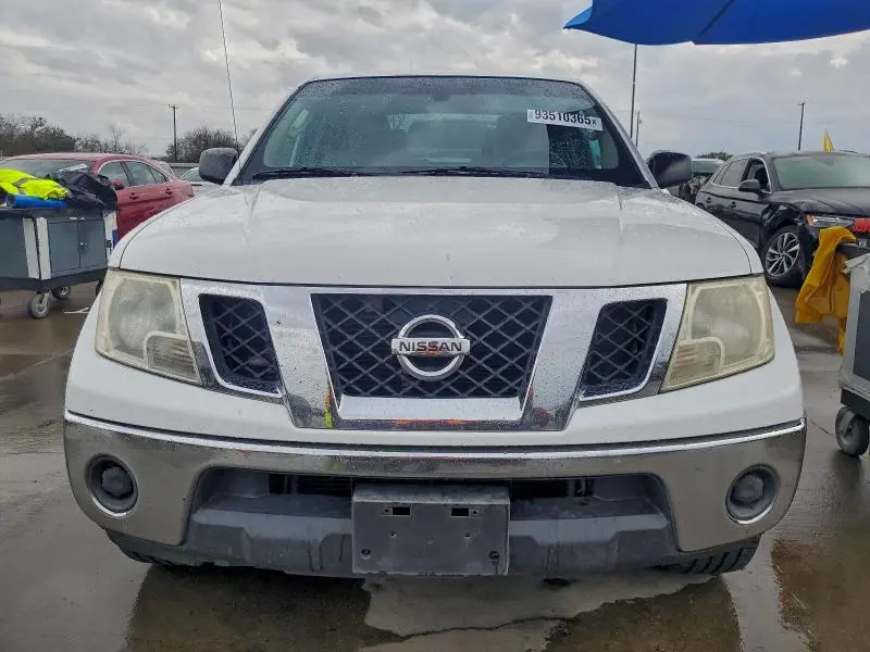 2010 NISSAN FRONTIER CREW CAB SE  