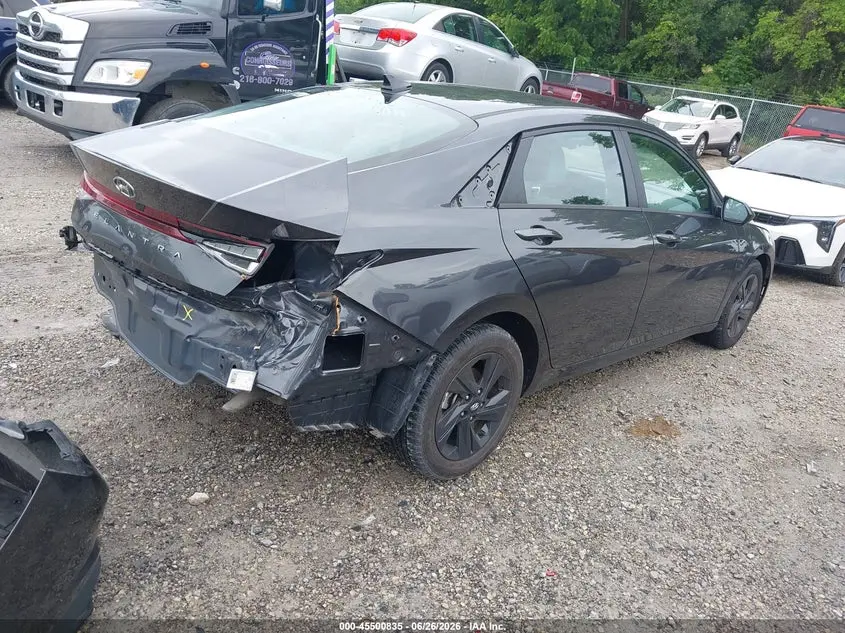 2022 HYUNDAI ELANTRA SEL