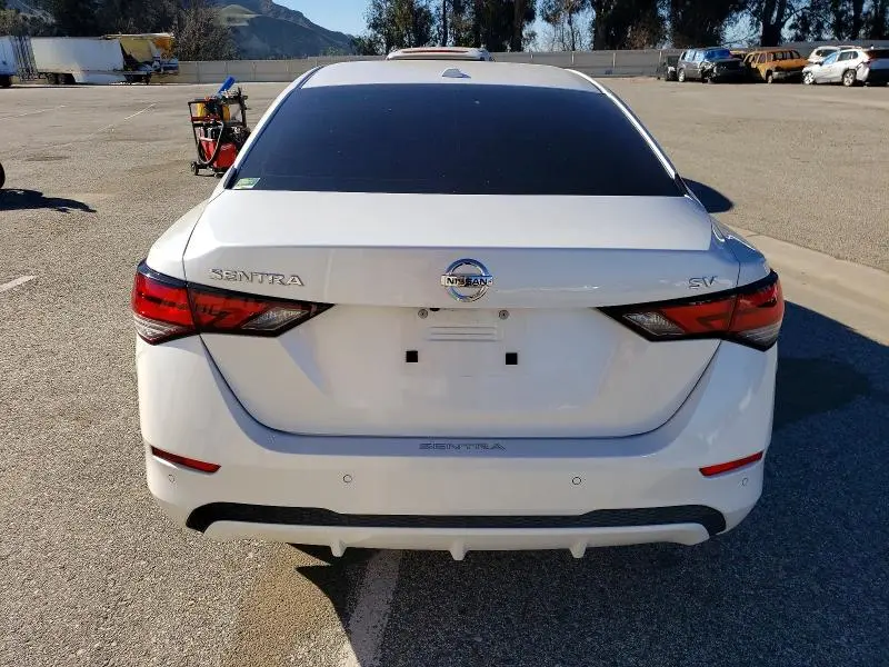 2022 NISSAN SENTRA SV  