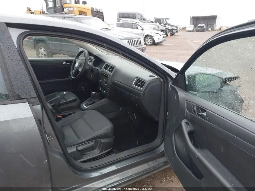 2011 VOLKSWAGEN JETTA 2.5L SE