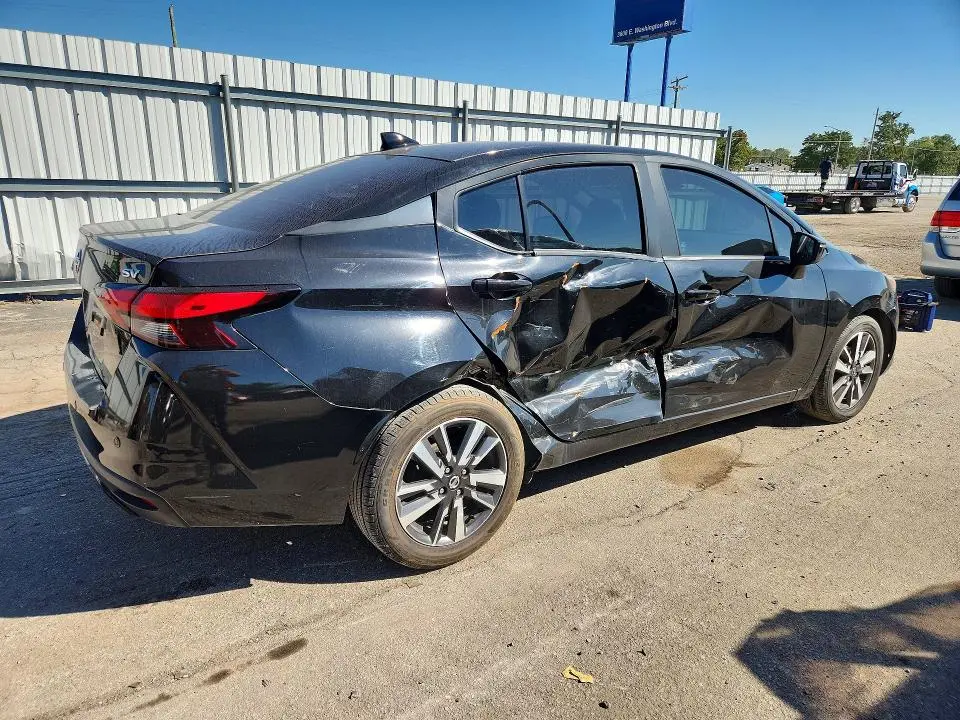 2021 NISSAN VERSA SV  