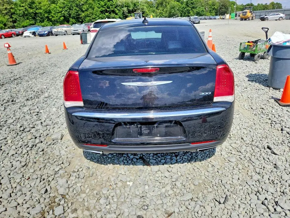 2017 CHRYSLER 300 LIMITED  