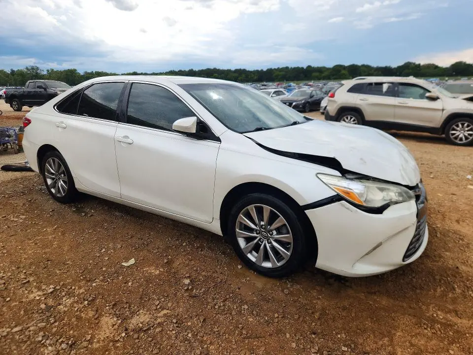 2016 TOYOTA CAMRY XLE  