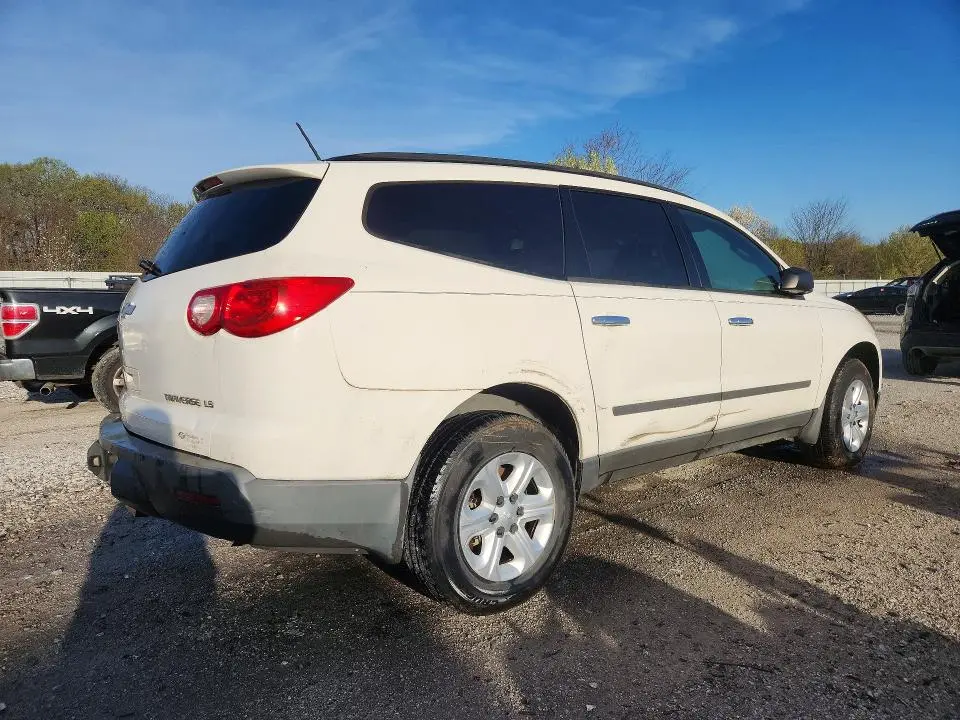 2012 CHEVROLET TRAVERSE LS  