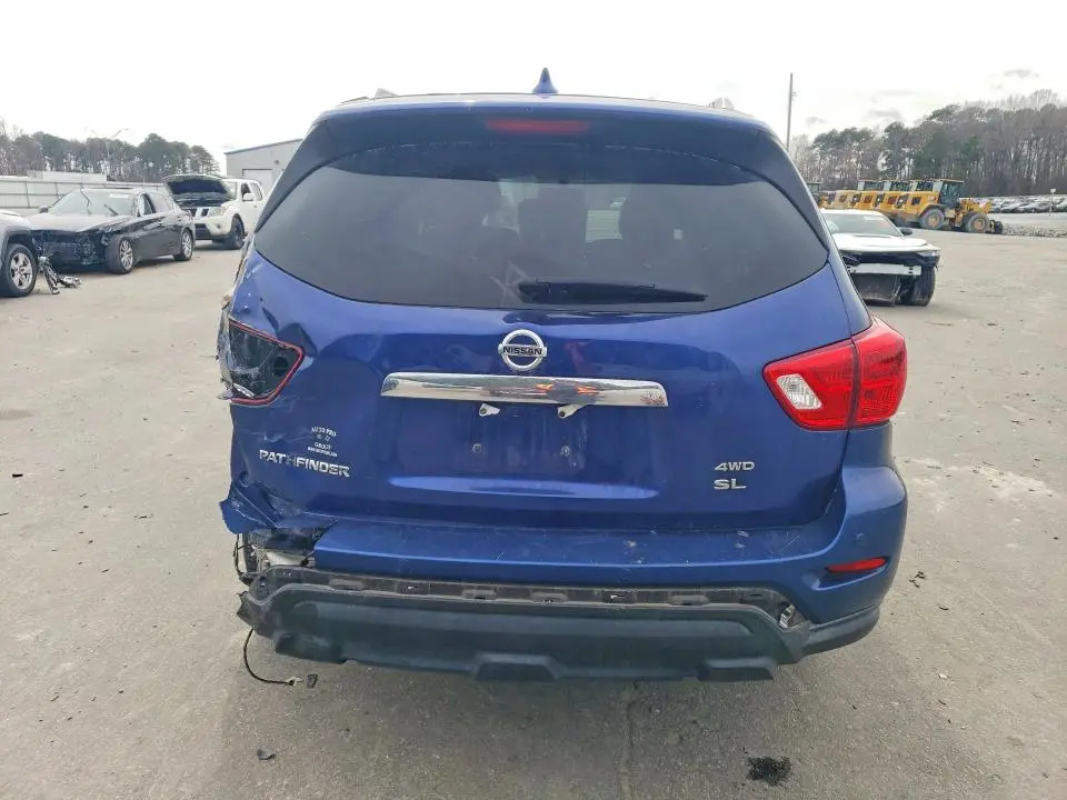 2020 NISSAN PATHFINDER SL  