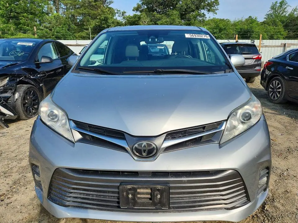 2020 TOYOTA SIENNA XLE 8-PASSENGER  