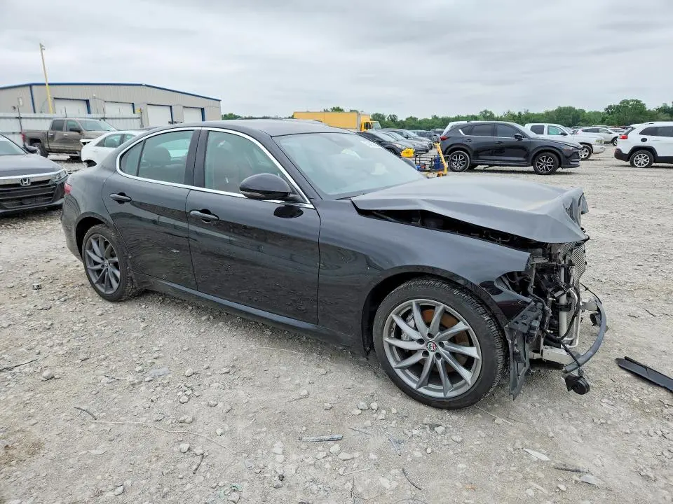 2021 ALFA ROMEO GIULIA SPORT  