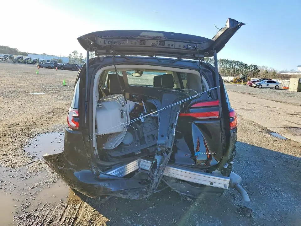 2024 CHRYSLER PACIFICA HYBRID SELECT  