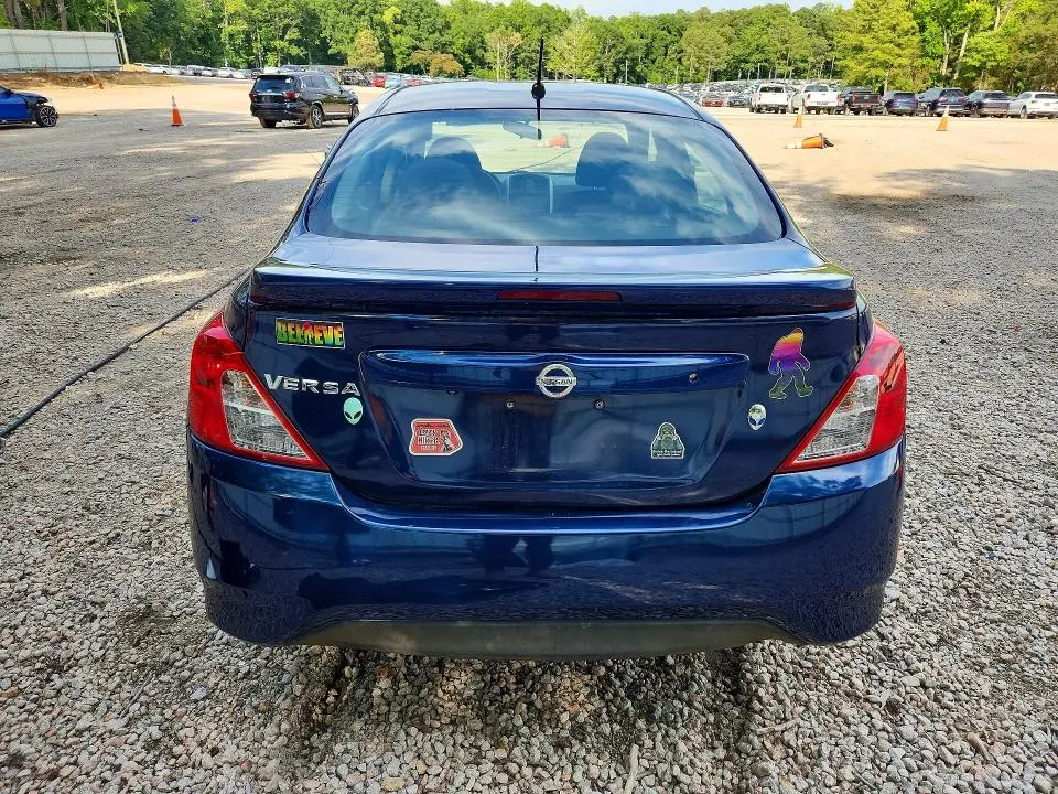 2019 NISSAN VERSA SV  