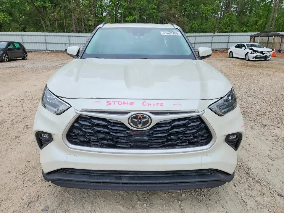 2020 TOYOTA HIGHLANDER XLE  