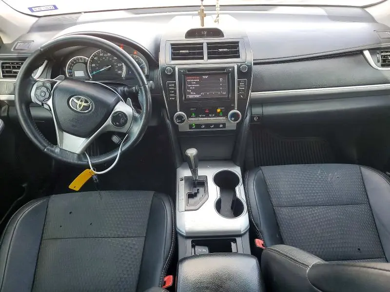 2014 TOYOTA CAMRY SE  