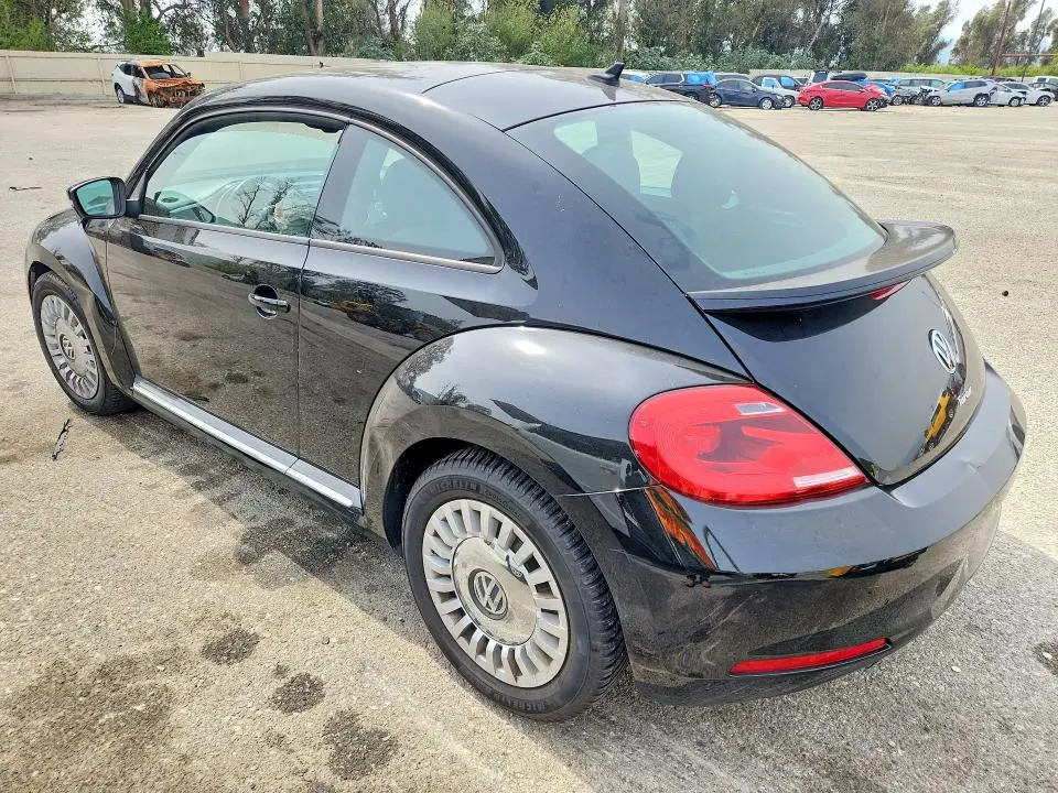 2016 VOLKSWAGEN BEETLE SE  